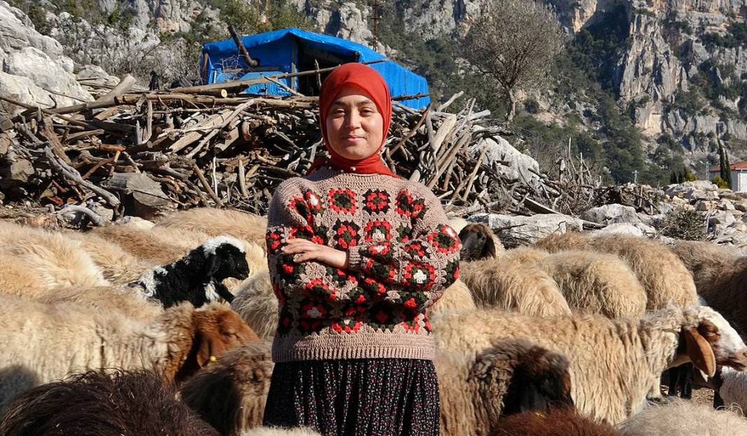 Diplomasını sandığa kaldırdı, dağlara çıktı! 15